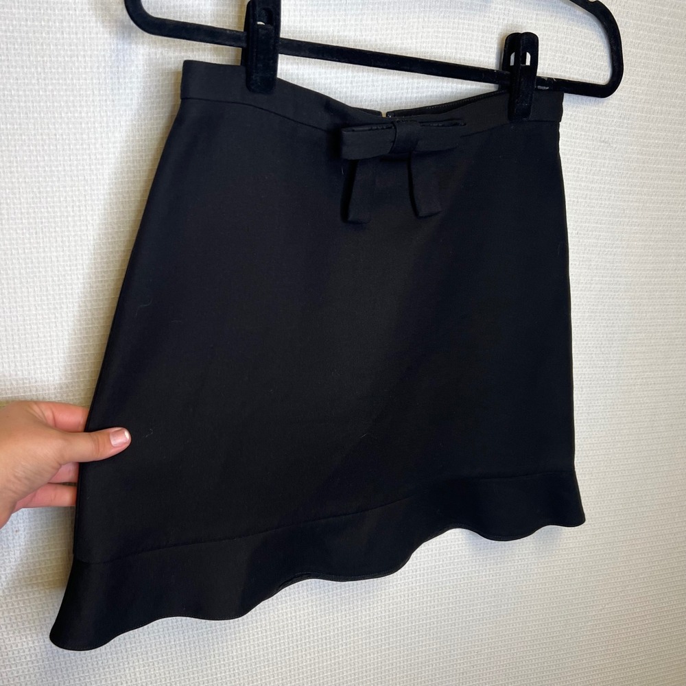 RED Valentino Black Bow Front Scalloped Ruffle Hem Mini Skirt Size 40 IT US 4